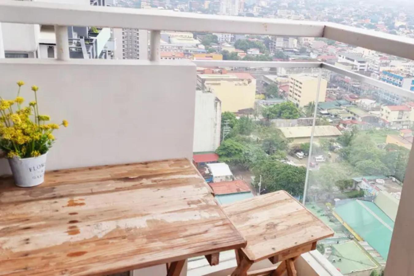Ferienwohnung Great View With Balcony In Araneta Center Manila Exterior foto